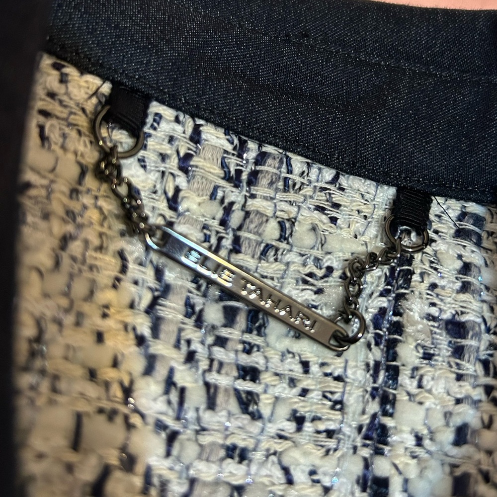 Blazer - Picture 5 of 5